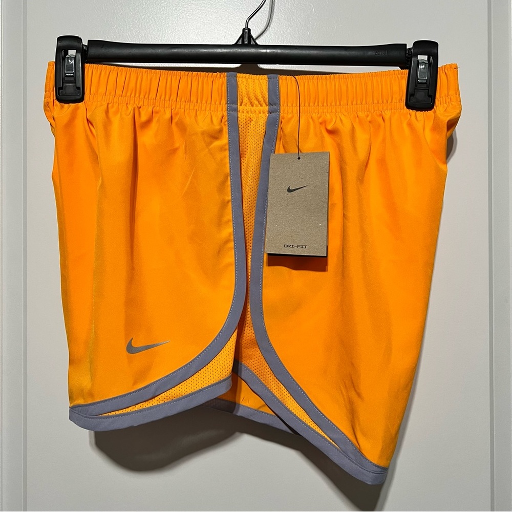 Nike Dri-FIT Tempo Women's Brief-Lined Graphic Running Shorts, Orange Fusion